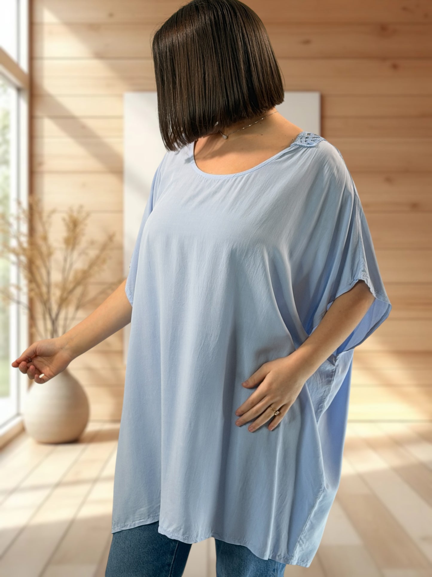 RAQUEL  - TUNIQUE OVERSIZE BLEUE CIEL JUSQU'A LA TAILLE 56