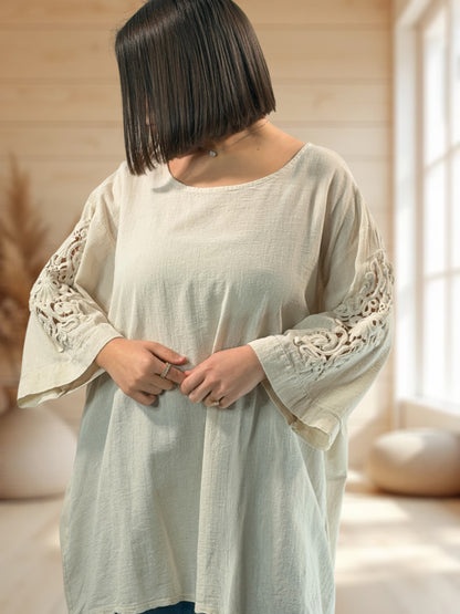 BELLA - TUNIQUE BEIGE MANCHES AVEC DENTELLE JUSQU'A LA TAILLE 54