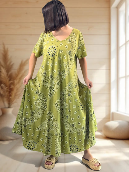 ADELE - ROBE LONGUE VERT ANIS A MOTIF JUSQU'A LA TAILLE 52