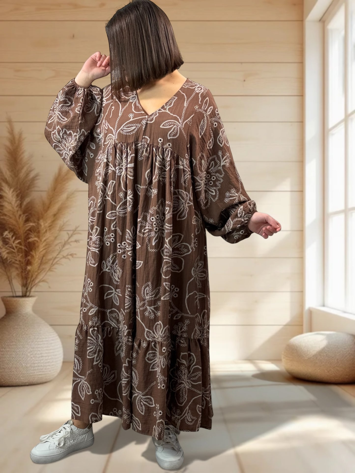 RITA - ROBE BRODEE MARRON JUSQU'A LA TAILLE 54