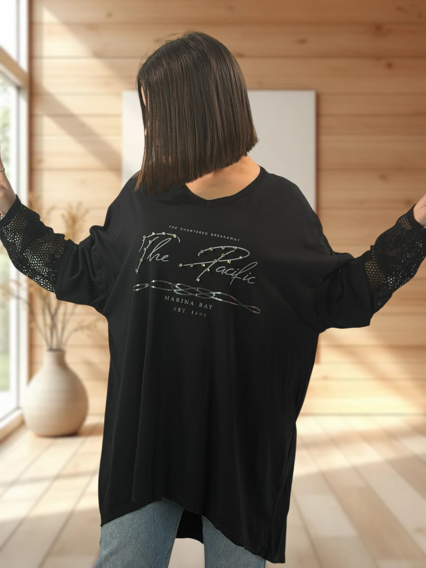 LOVELY - TEE-SHIRT NOIR MANCHES EN DENTELLE JUSQU'A LA TAILLE 54