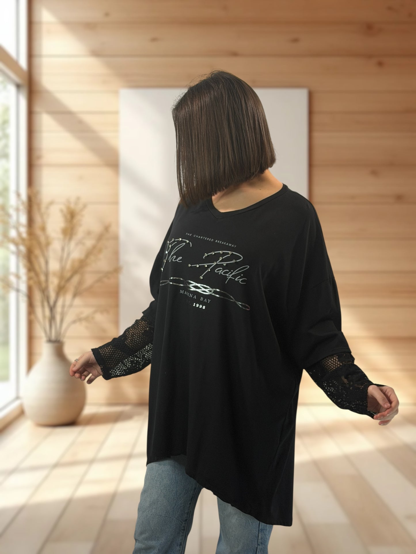 LOVELY - TEE-SHIRT NOIR MANCHES EN DENTELLE JUSQU'A LA TAILLE 54