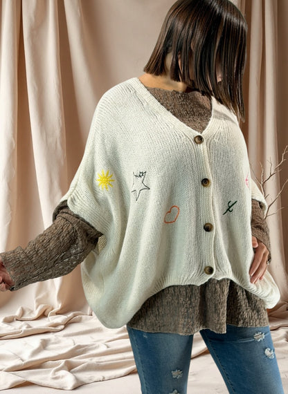 SOPHIA - GILET OVERSIZE BLANC CASSE BRODE JUSQU'A LA TAILLE 56