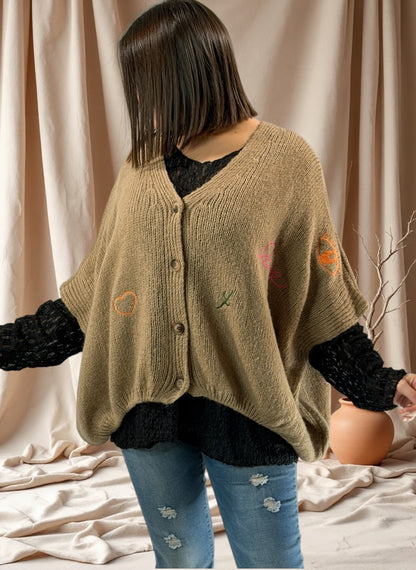 SOPHIA - GILET OVERSIZE CAMEL BRODE JUSQU'A LA TAILLE 56