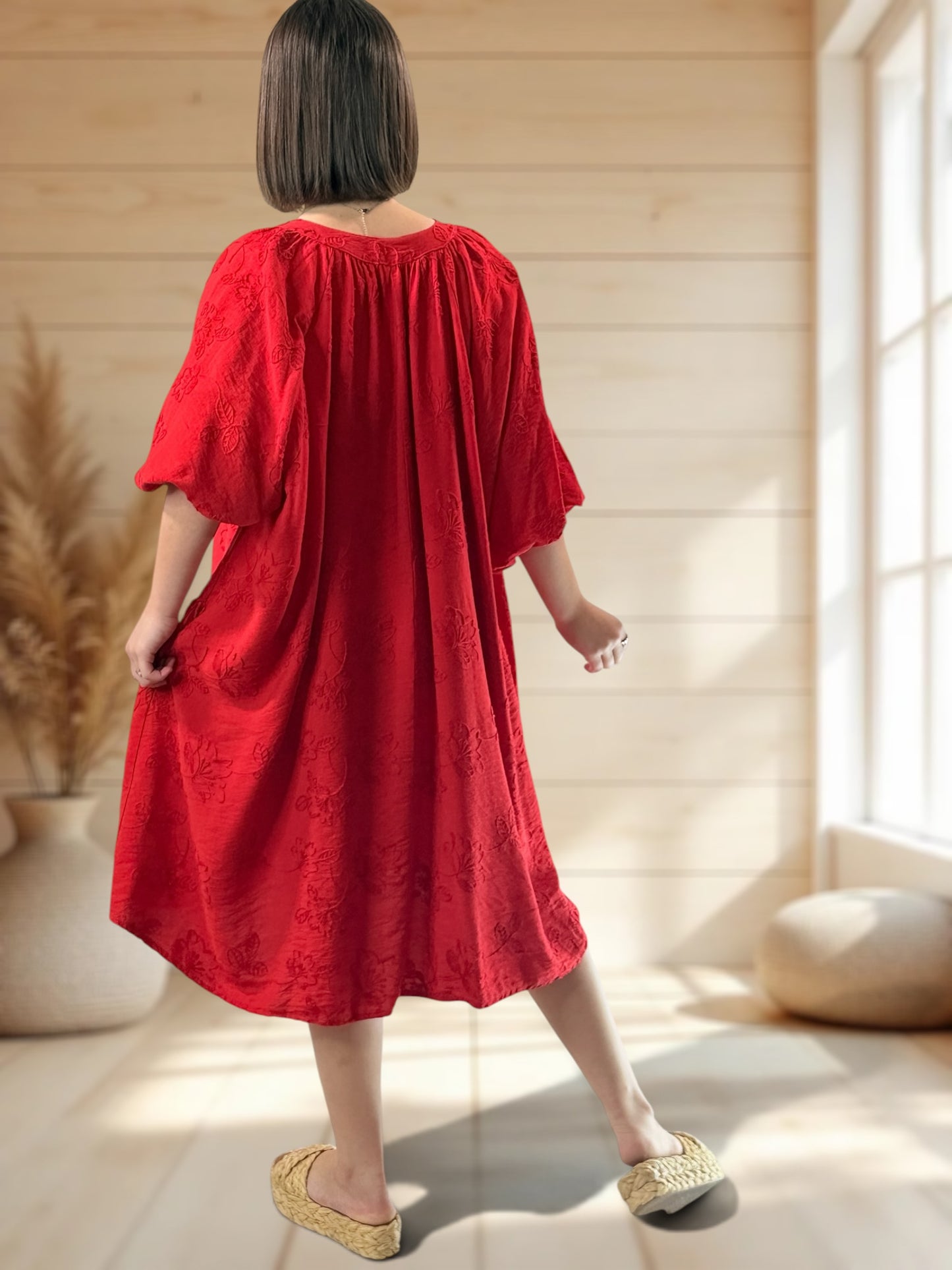 IRENKA - ROBE ROUGE BRODEE JUSQU'A LA TAILLE 54/56