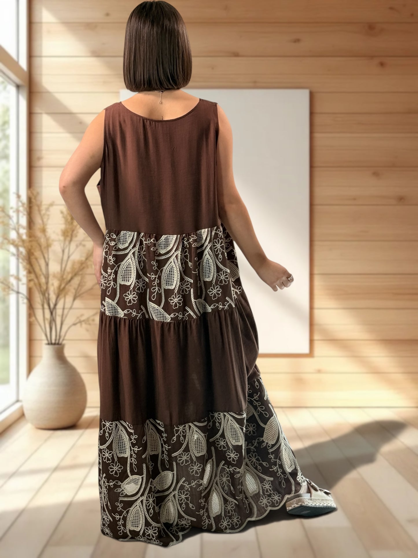 HITOMI - ROBE MARRON BRODEE JUSQU'A LA TAILLE 48/50