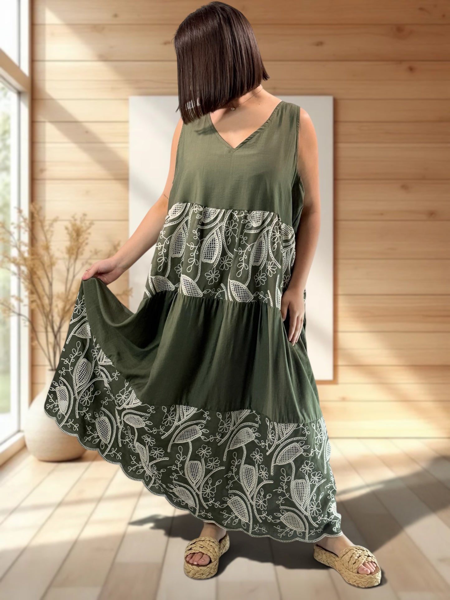 HITOMI - ROBE KAKI BRODEE JUSQU'A LA TAILLE 48/50