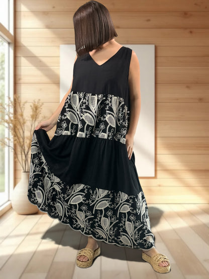 HITOMI - ROBE NOIRE BRODEE JUSQU'A LA TAILLE 48/50