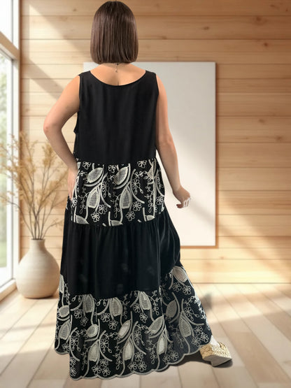 HITOMI - ROBE NOIRE BRODEE JUSQU'A LA TAILLE 48/50