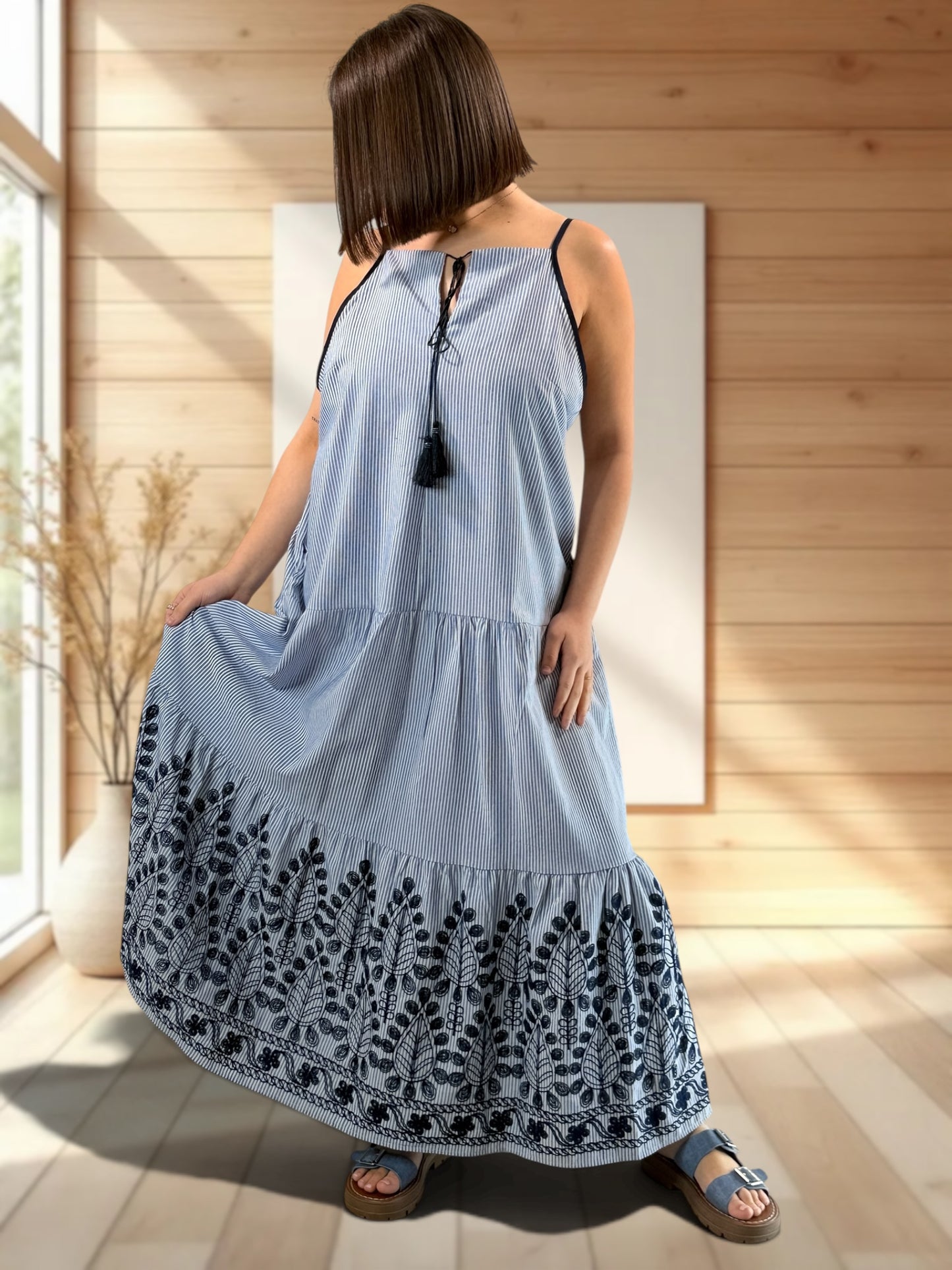 KRISTY - ROBE A RAYURE BRODEE JUSQU'A LA TAILLE 48