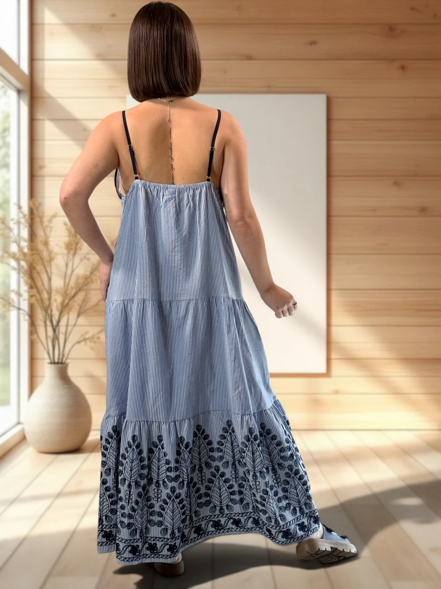 KRISTY - ROBE A RAYURE BRODEE JUSQU'A LA TAILLE 48