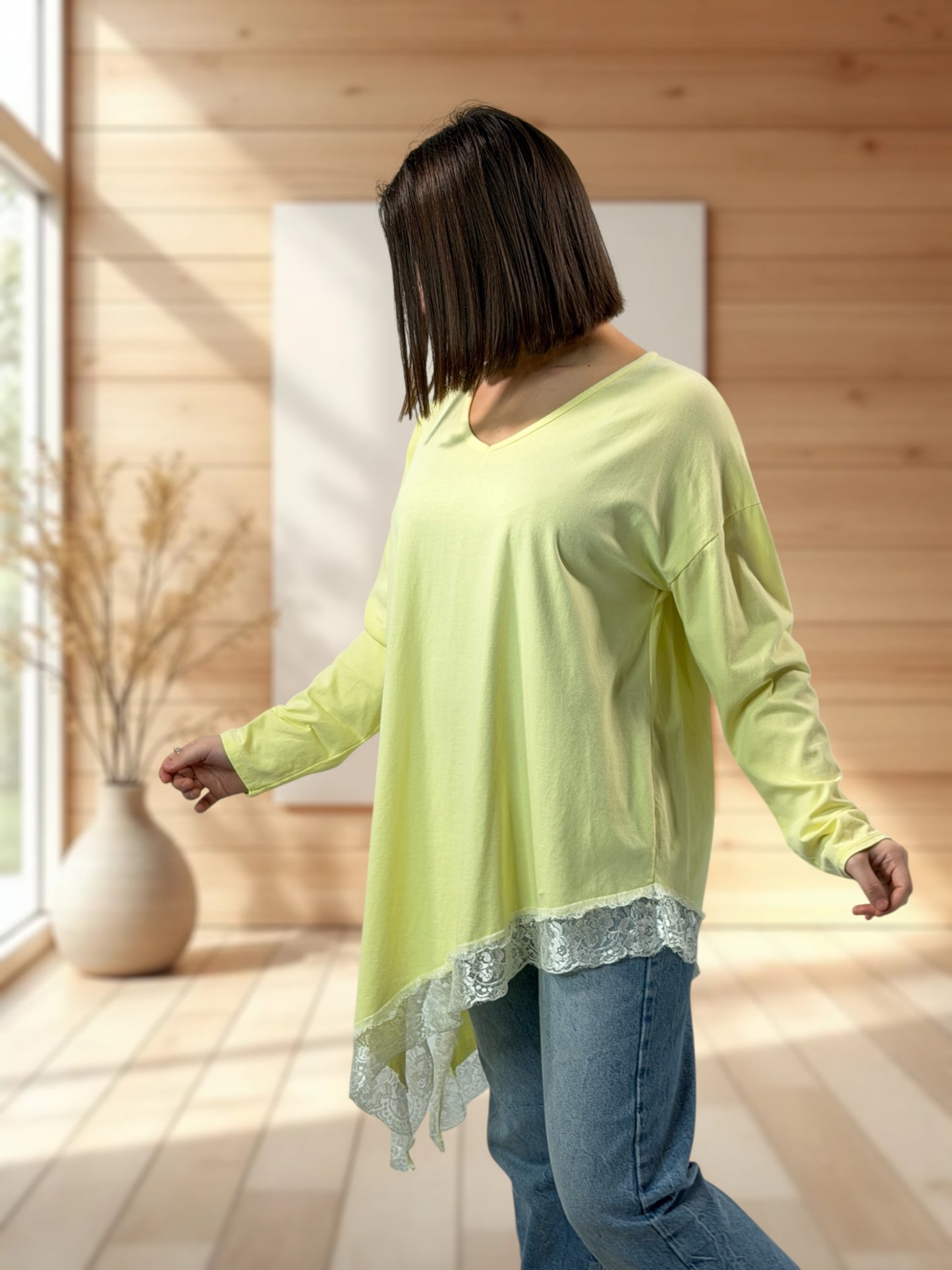 LOUNA - T-SHIRT JAUNE ASYMETRIQUE JUSQU'A LA TAILLE 50