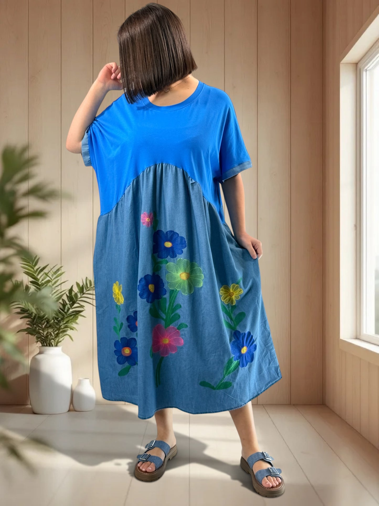 DEBORAH - ROBE OVERSIZE BRODEE JUSQU'A LA TAILLE 56