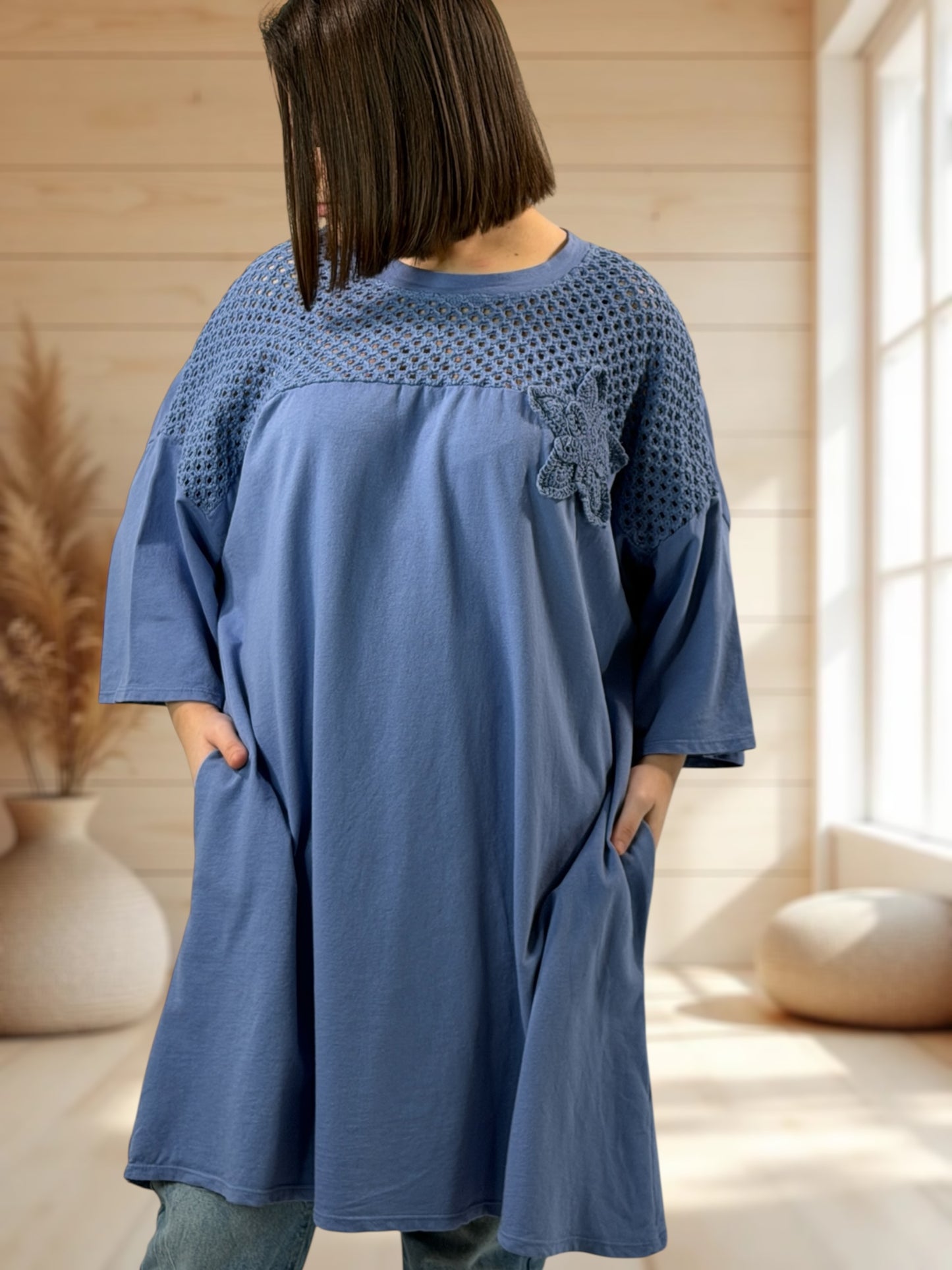 MARION  - TUNIQUE BLEUE JEAN EN COTON HAUT EN CROCHET JUSQU'A LA TAILLE 56