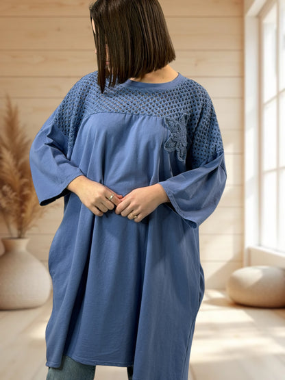 MARION  - TUNIQUE BLEUE JEAN EN COTON HAUT EN CROCHET JUSQU'A LA TAILLE 56