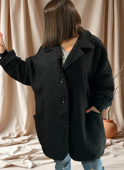 BETTY - VESTE NOIRE OVERSIZE JUSQU'A LA TAILLE 54/56