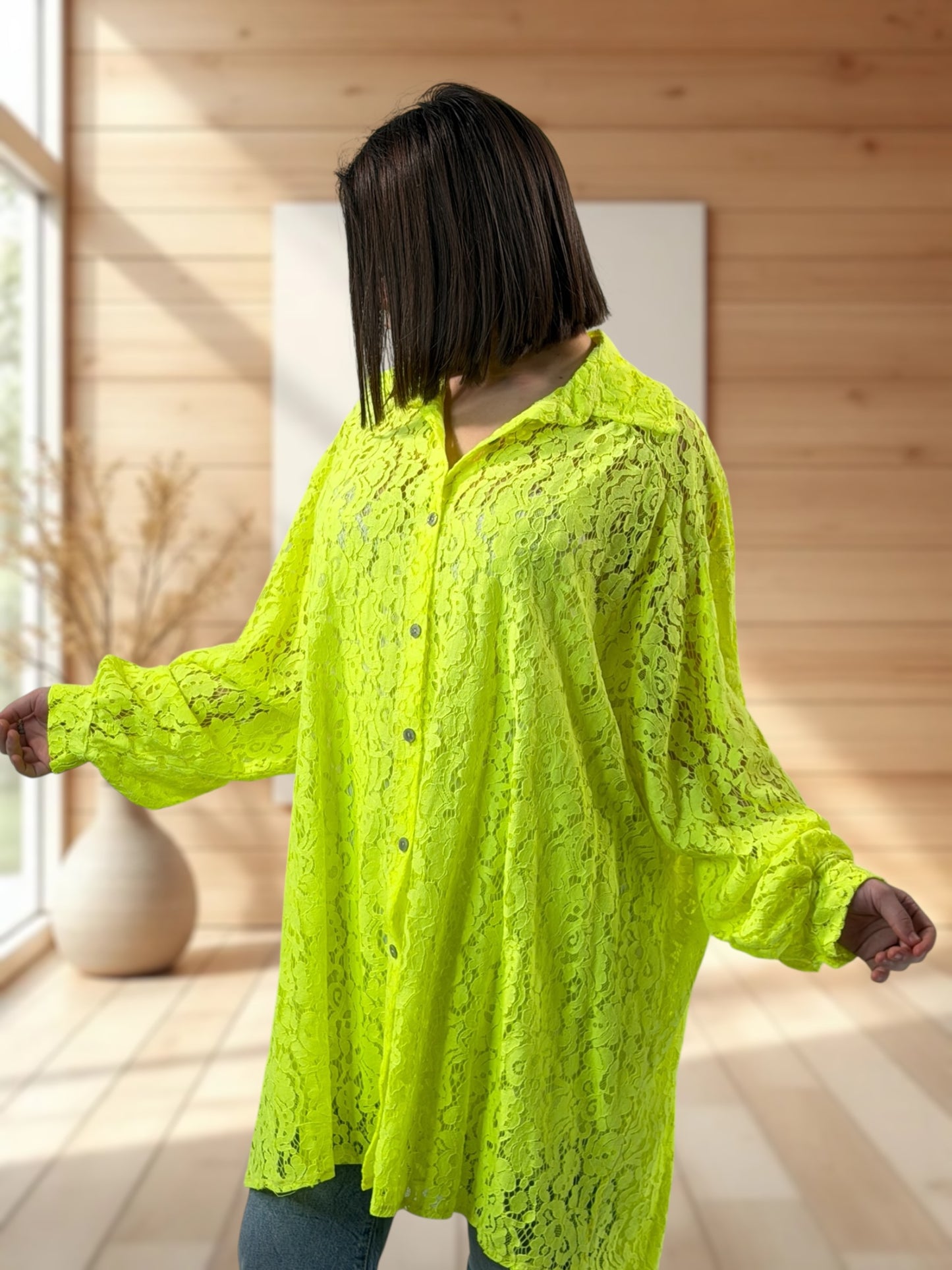 CAPUCINE - CHEMISE OVERSIZE JAUNE EN DENTELLE JUSQU'A LA TAILLE 58/60