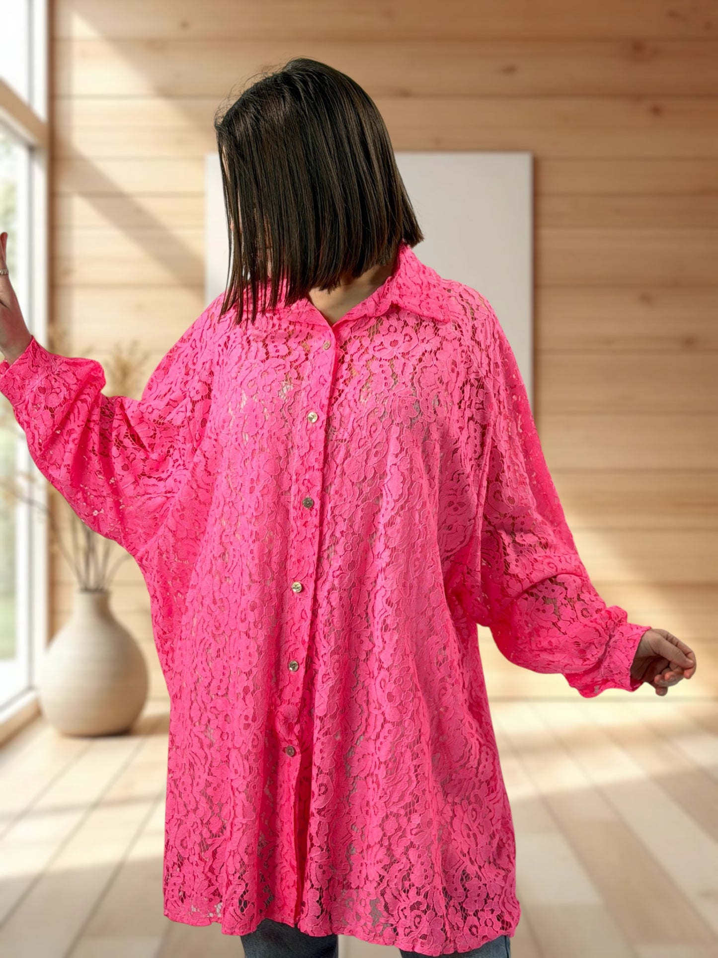 CAPUCINE - CHEMISE OVERSIZE FUCHSIA EN DENTELLE JUSQU'A LA TAILLE 58/60
