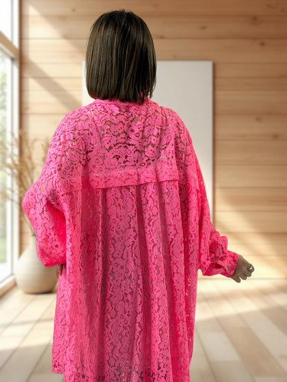 CAPUCINE - CHEMISE OVERSIZE FUCHSIA EN DENTELLE JUSQU'A LA TAILLE 58/60