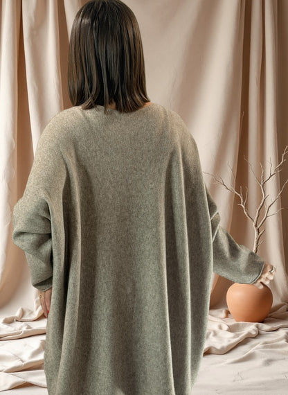 PAOLA - PULL OVERSIZE TAUPE JUSQU'A LA TAILLE 54/56