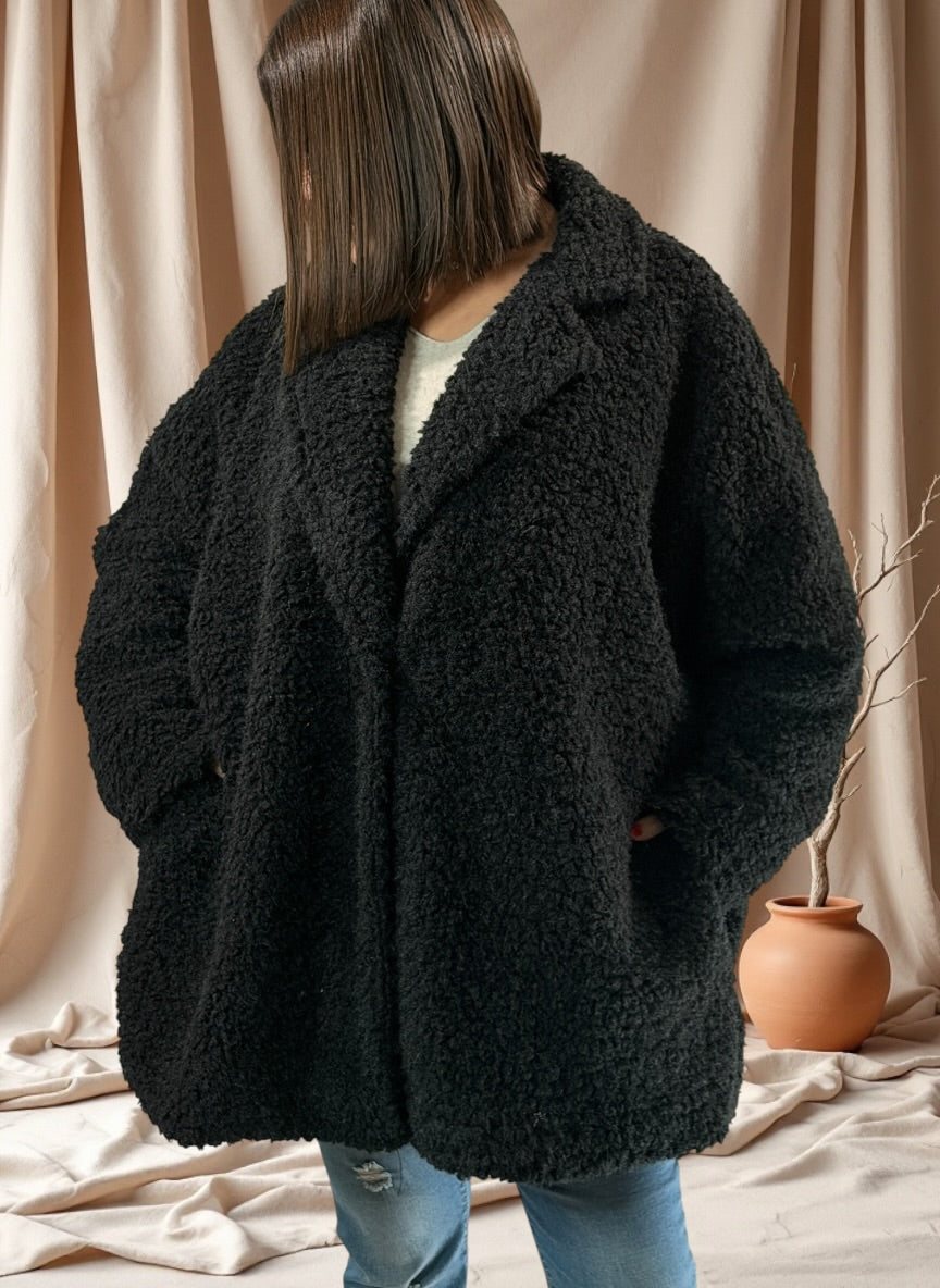CHOUCHOU - VESTE NOIRE OVERSIZE EN MOUMOUTE JUSQU'A LA TAILLE 54