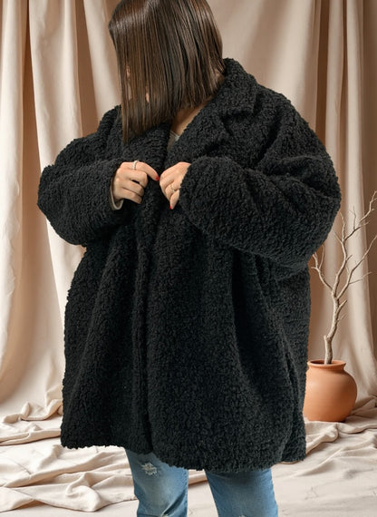 CHOUCHOU - VESTE NOIRE OVERSIZE EN MOUMOUTE JUSQU'A LA TAILLE 54