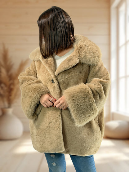 COURCHEVEL - VESTE BEIGE OVERSIZE EN FAUSSE FOURRURE JUSQU'A LA TAILLE 54