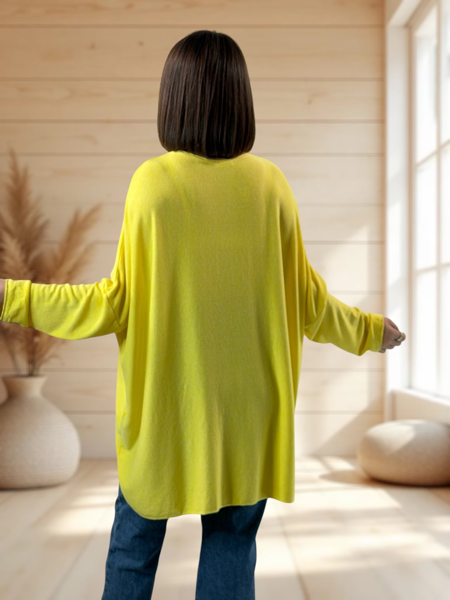 CAPRIO - PULL JAUNE EN MAILLE FLUIDE JUSQU'A LA TAILLE 54