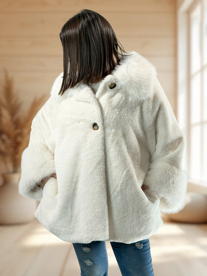 COURCHEVEL - VESTE BLANCHE OVERSIZE EN FAUSSE FOURRURE JUSQU'A LA TAILLE 54