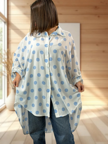 ANGY - CHEMISE OVERSIZE A POIS BLEU CIEL JUSQU'A LA TAILLE 60
