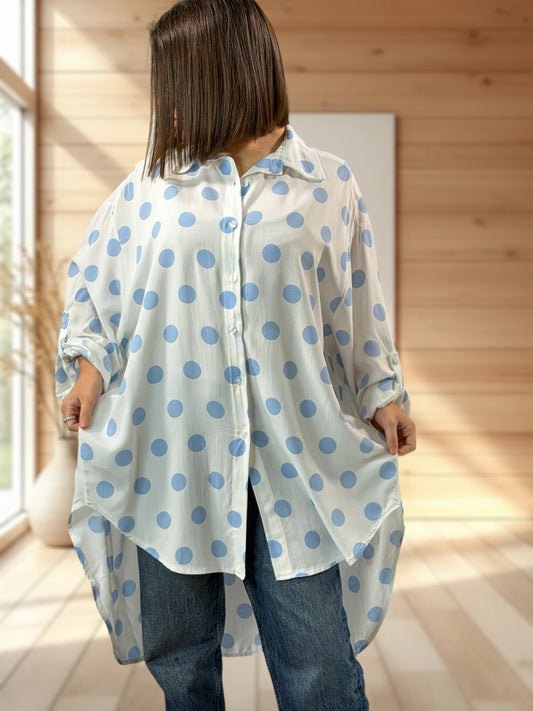 ANGY - CHEMISE OVERSIZE A POIS BLEU CIEL JUSQU'A LA TAILLE 60