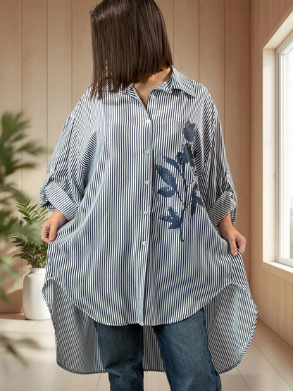 ADRIANA - CHEMISE OVERSIZE MARINE A RAYURE JUSQU'A LA TAILLE 60