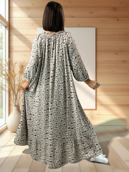 AMBER - ROBE EN GAZE DE COTON MOTIF TAUPE JUSQU'A LA TAILLE 54/56