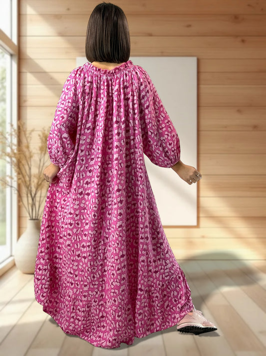 AMBER - ROBE EN GAZE DE COTON MOTIF FUCHSIA JUSQU'A LA TAILLE 54/56