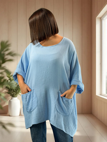 ANAIS - TUNIQUE OVERSIZE BLEUE CIEL EN GAZE DE COTON JUSQU'A LA TAILLE 58
