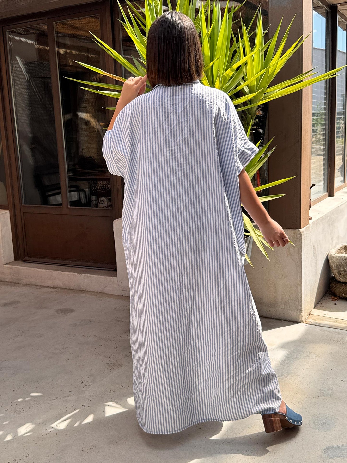 DELICE - ROBE OVERSIZE A RAYURE BLEUE JUSQU'A LA TAILLE 54
