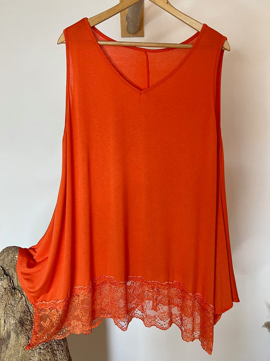 SEVERINE - TOP ORANGE BORDÉ DE DENTELLE