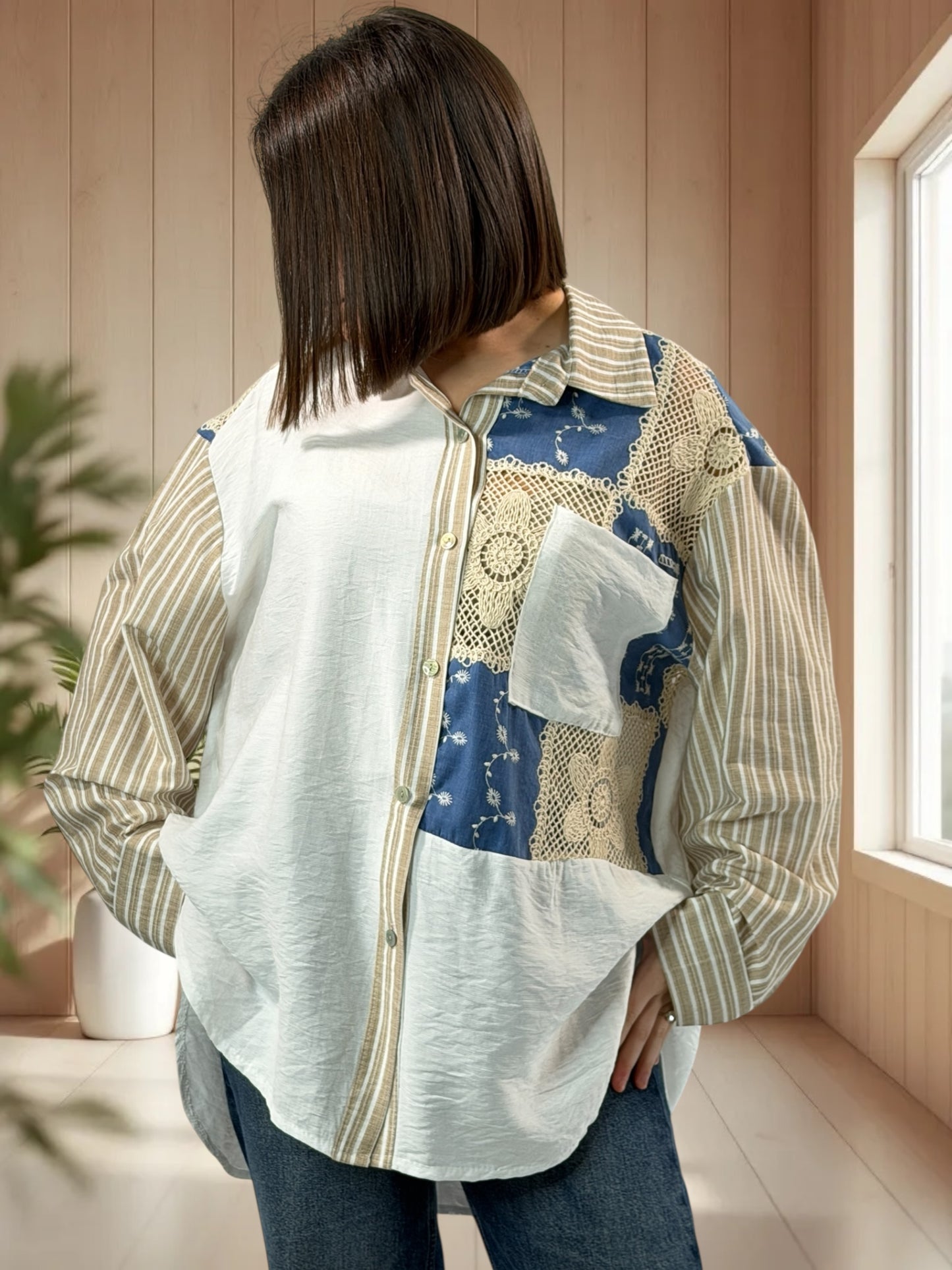 CAMARGUE - CHEMISE OVERSIZE AGREMENTEE DE DENTELLE JUSQU'A LA TAILLE 50/52