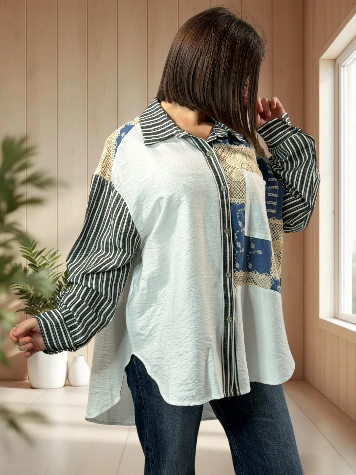 CAMARGUE - CHEMISE OVERSIZE AGREMENTEE DE DENTELLE JUSQU'A LA TAILLE 50/52