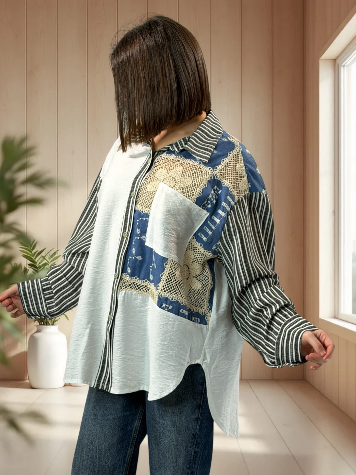 CAMARGUE - CHEMISE OVERSIZE AGREMENTEE DE DENTELLE JUSQU'A LA TAILLE 50/52