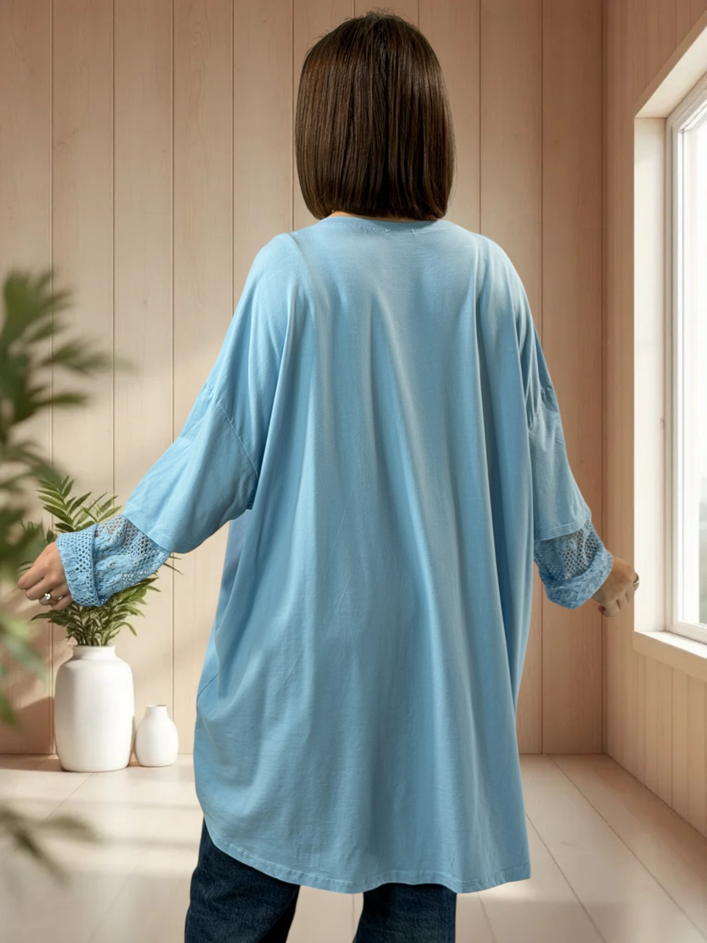 AMORE - TEE-SHIRT BLEU CIEL MANCHES EN DENTELLE JUSQU'A LA TAILLE 54