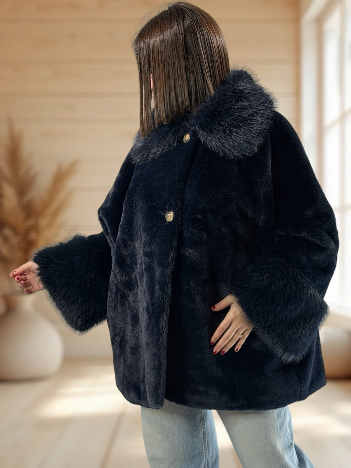 COURCHEVEL - VESTE MARINE OVERSIZE EN FAUSSE FOURRURE JUSQU'A LA TAILLE 54