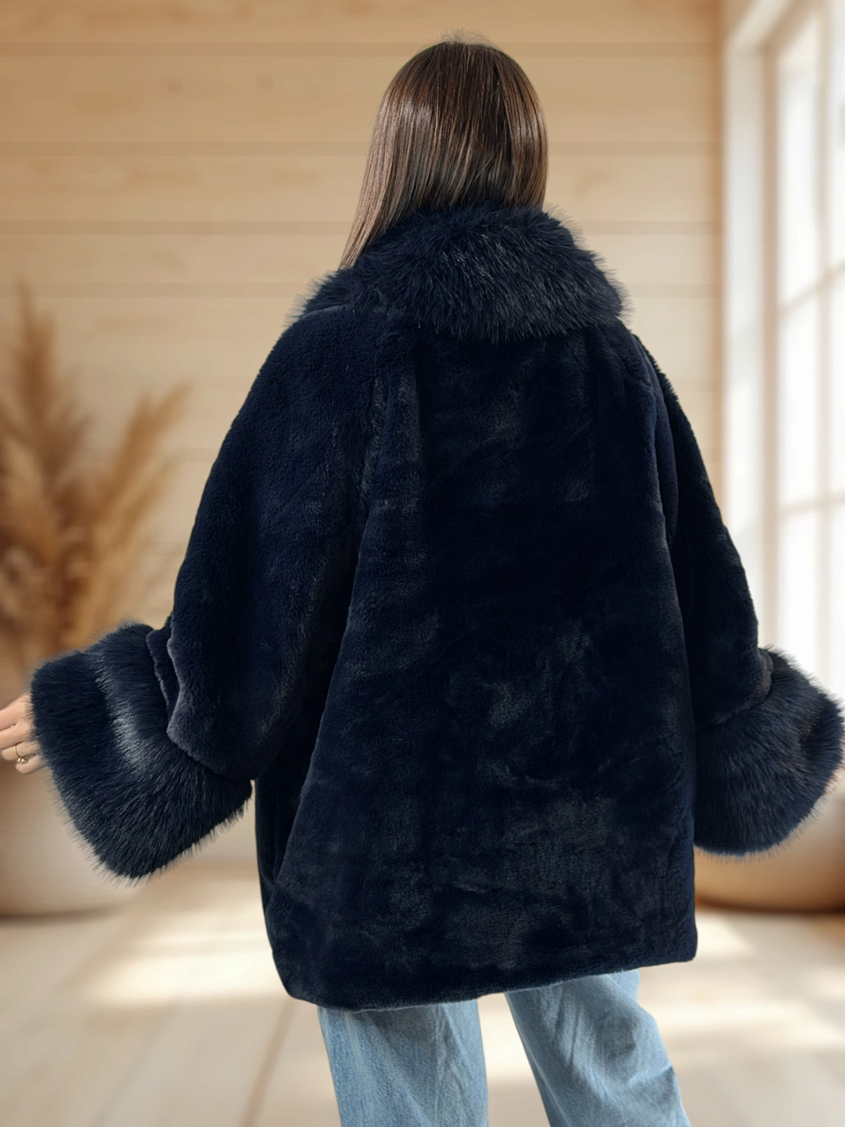 COURCHEVEL - VESTE MARINE OVERSIZE EN FAUSSE FOURRURE JUSQU'A LA TAILLE 54