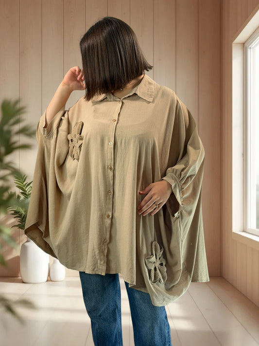 CASTILLE  - TUNIQUE OVERSIZE CAMEL AVEC FLEUR EN CROCHET JUSQU'A LA TAILLE 58
