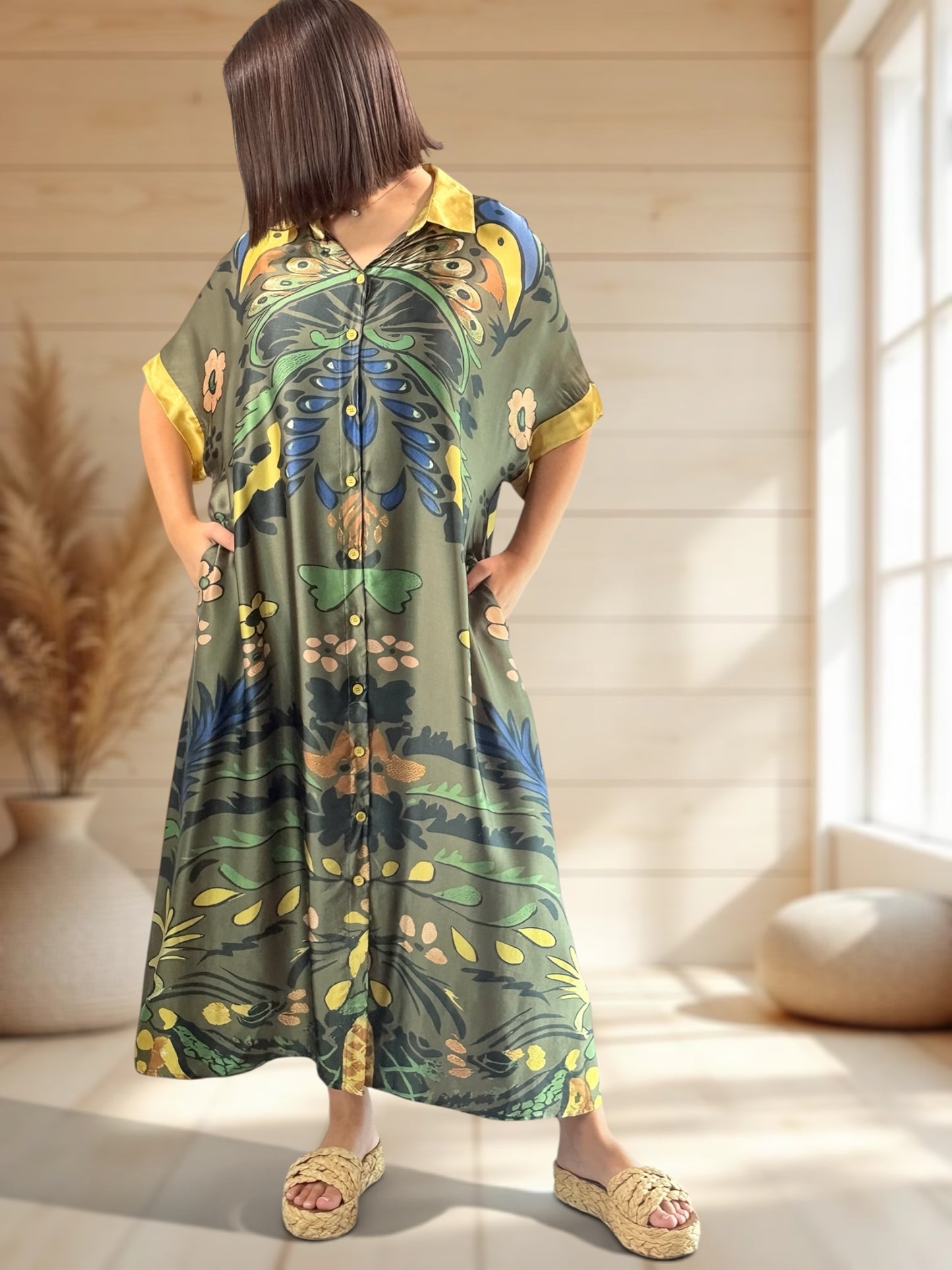 MARGOT - ROBE SOYEUSE KAKI A MOTIF JUSQU'A LA TAILLE 50