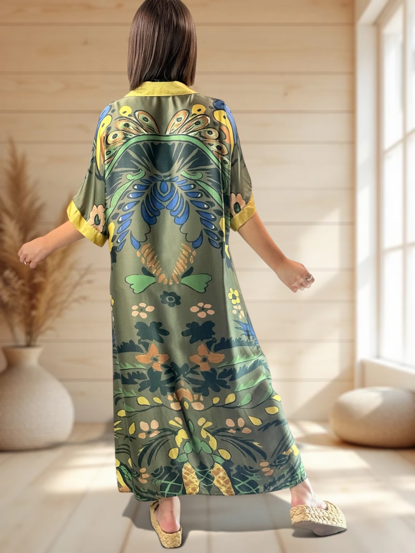 MARGOT - ROBE SOYEUSE KAKI A MOTIF JUSQU'A LA TAILLE 50