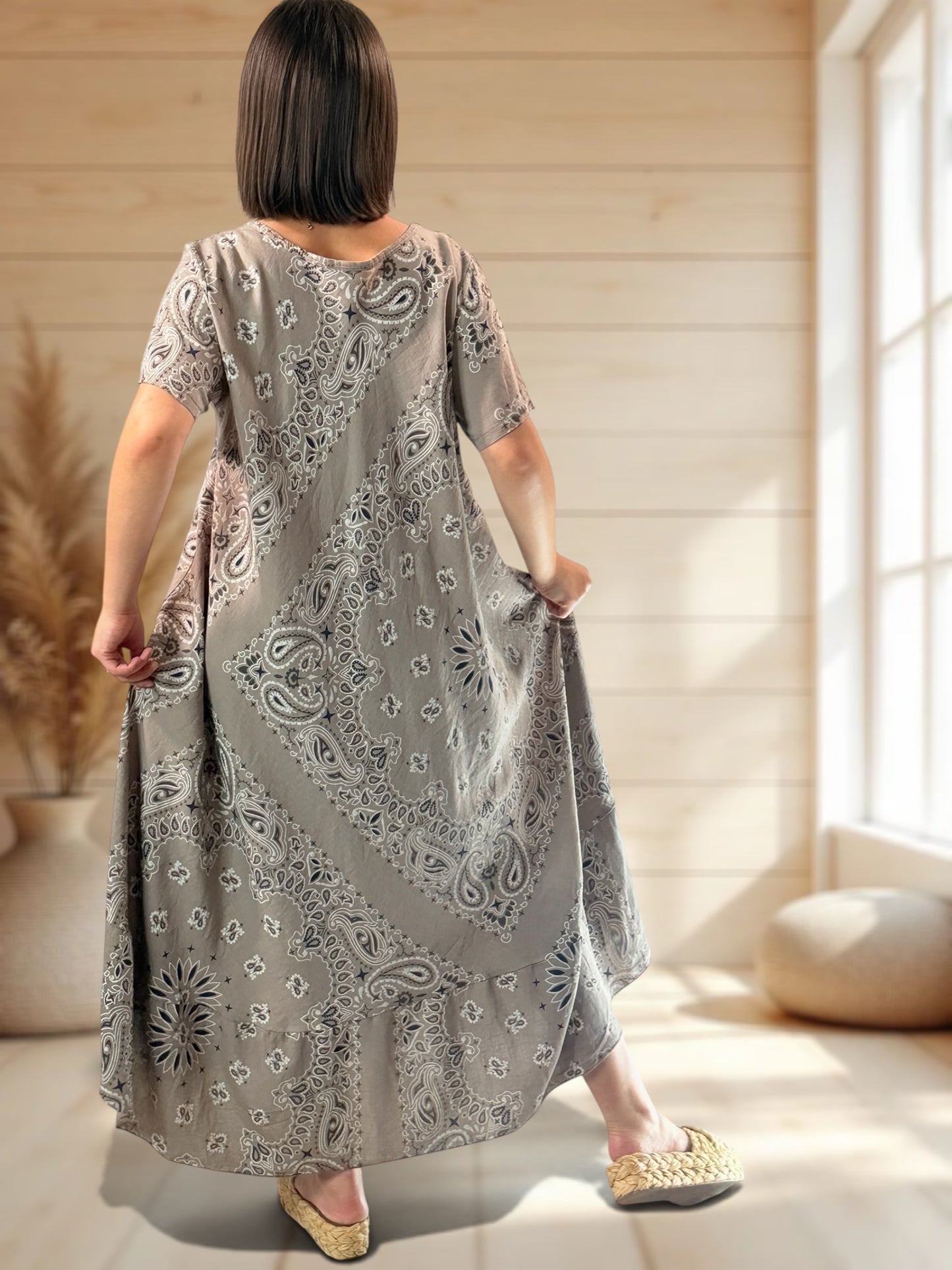 ADELE - ROBE LONGUE MOKA A MOTIF JUSQU'A LA TAILLE 52