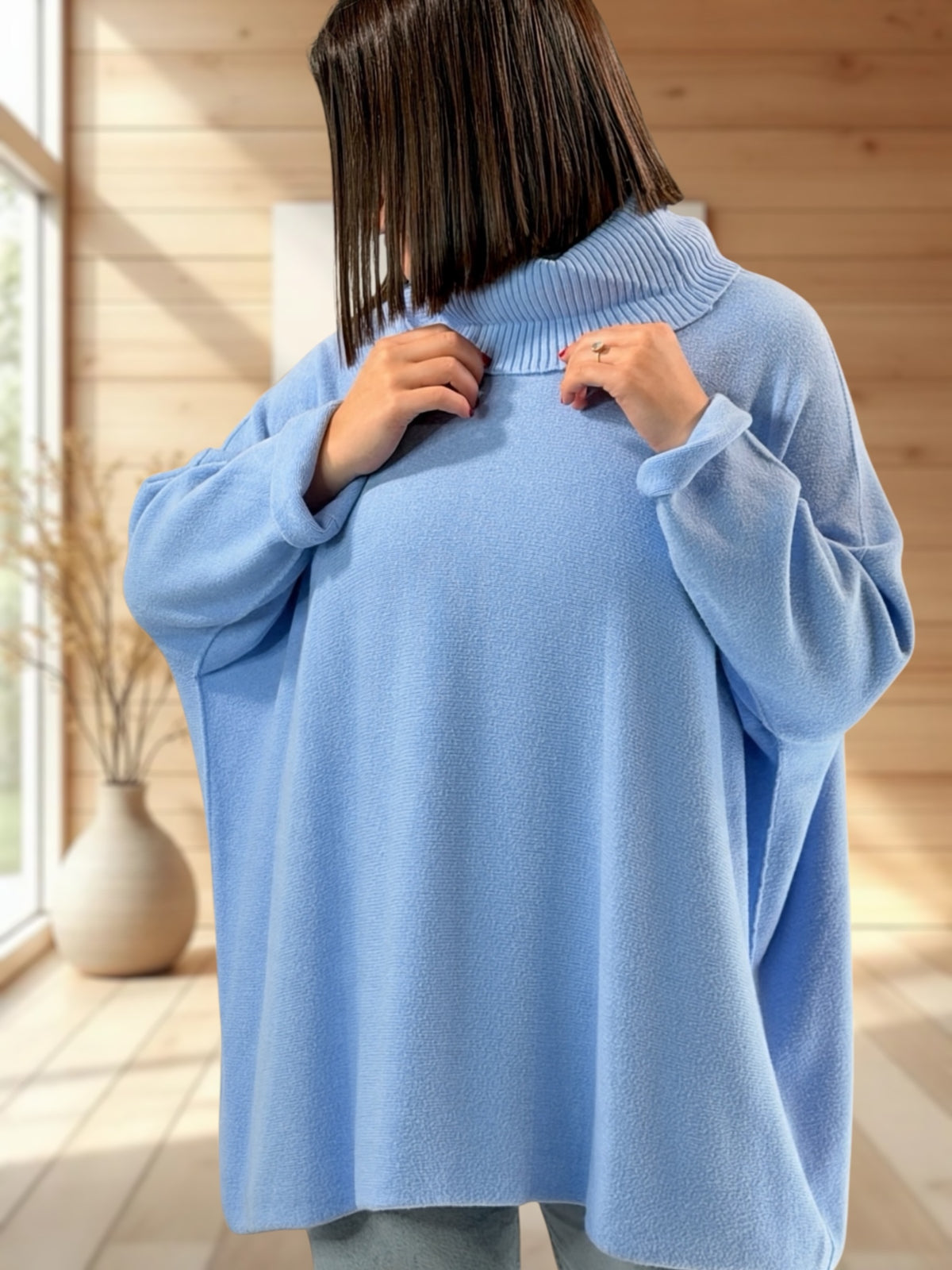 LUCIANO - PULL OVERSIZE COL ROULE BLEU CIEL JUSQU'A LA TAILLE 56/58