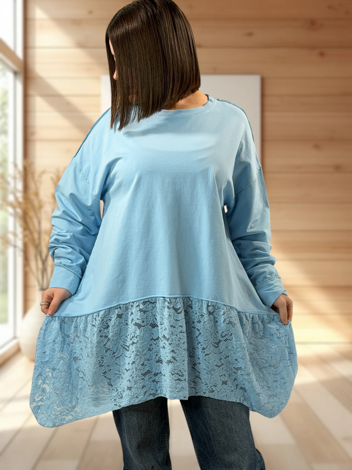 SOLENE  - TUNIQUE BLEU CIEL EN COTON AVEC DENTELLE JUSQU'A LA TAILLE 52