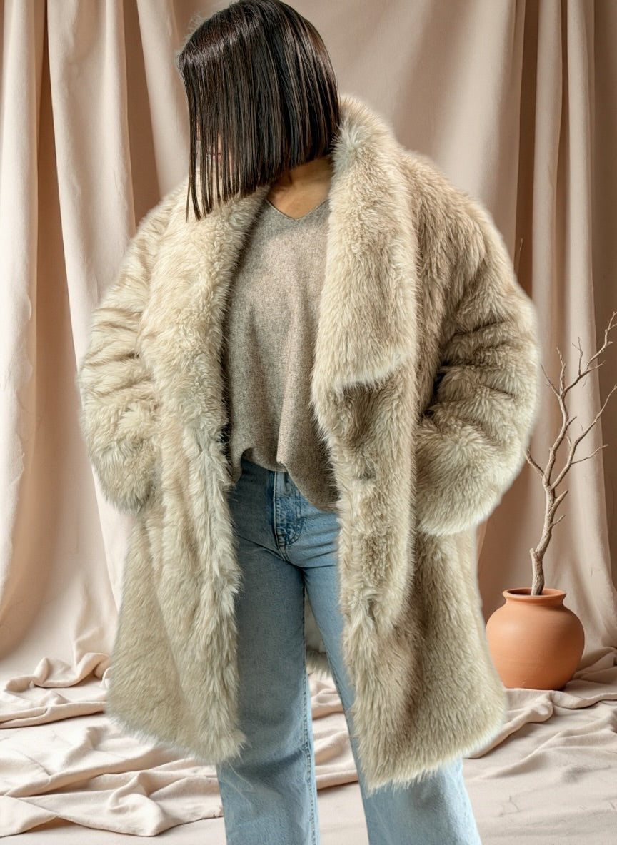 ASPEN - VESTE BEIGE OVERSIZE EN FAUSSE FOURRURE JUSQU'A LA TAILLE 48